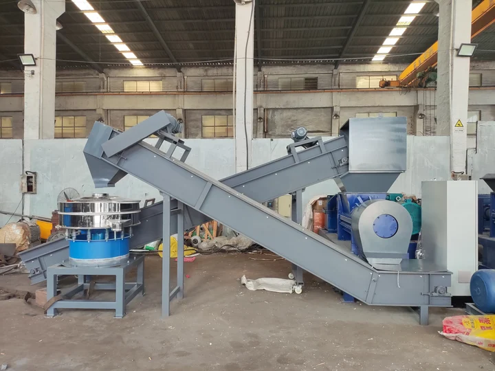 Nanjing Luma Machinery Leading Chinese Industrial Shredder Manufacturer