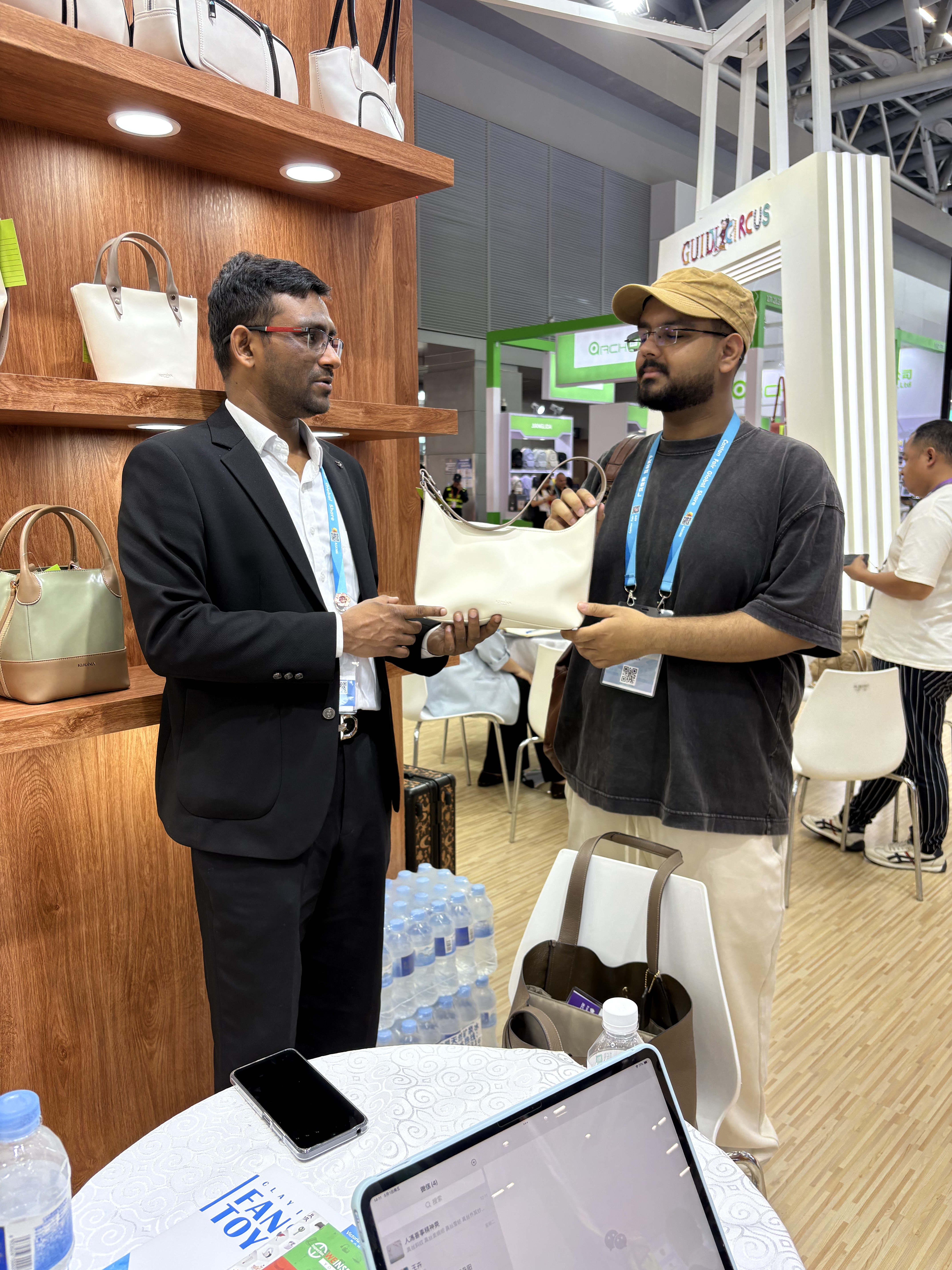2026 Top 5 Reliable Fashion Leather Goods Customization Providers in China