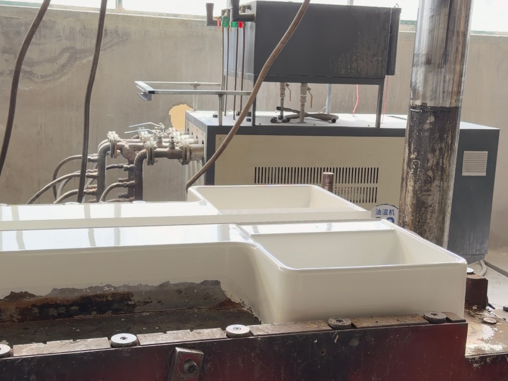 SMC Bathroom Mirror Cabinet Factories in China Performance  Standards