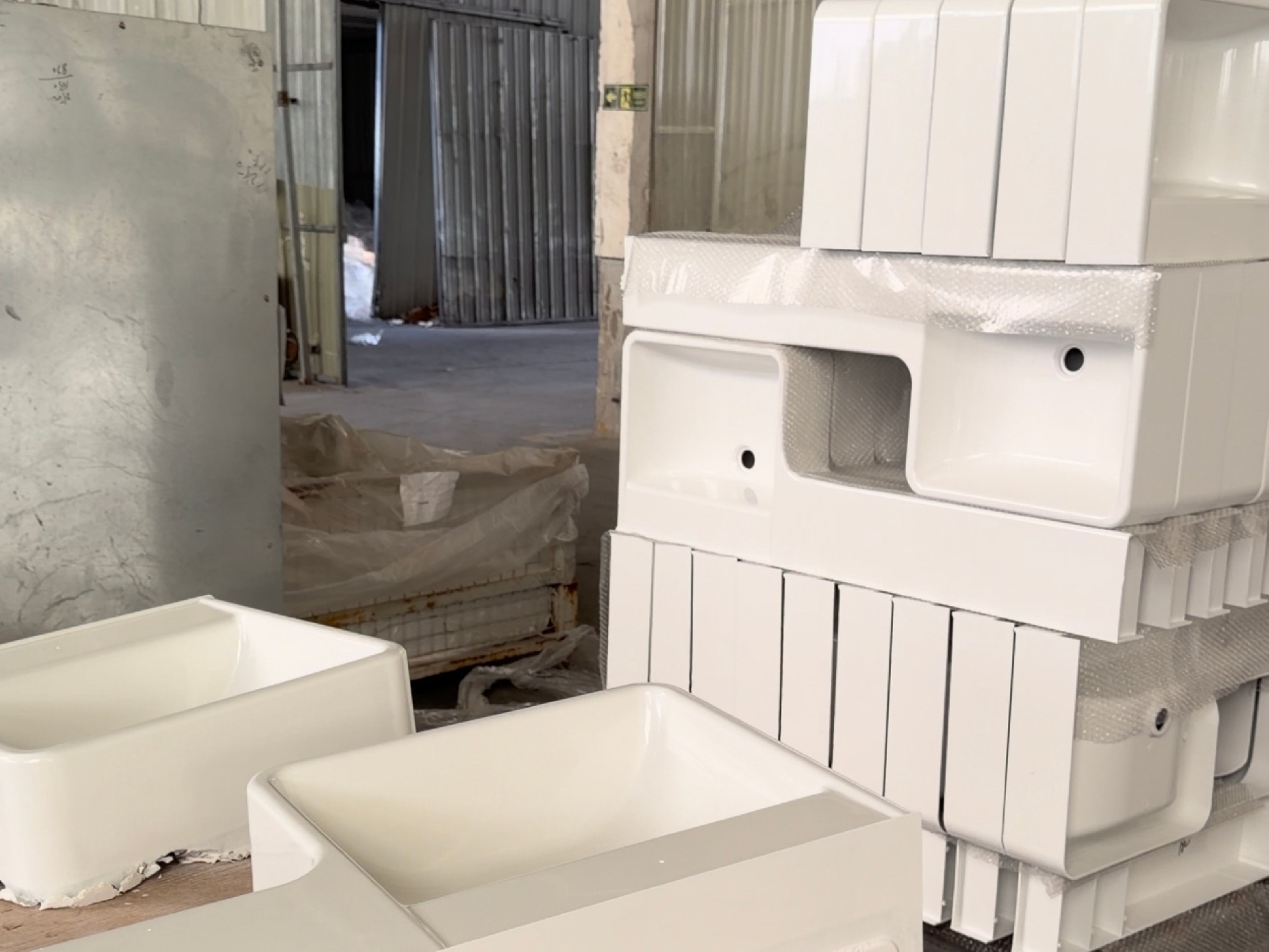 RAUNPH SMC Mirrored Bath Mirror Cabinet Technical Specs Performance  Compliance