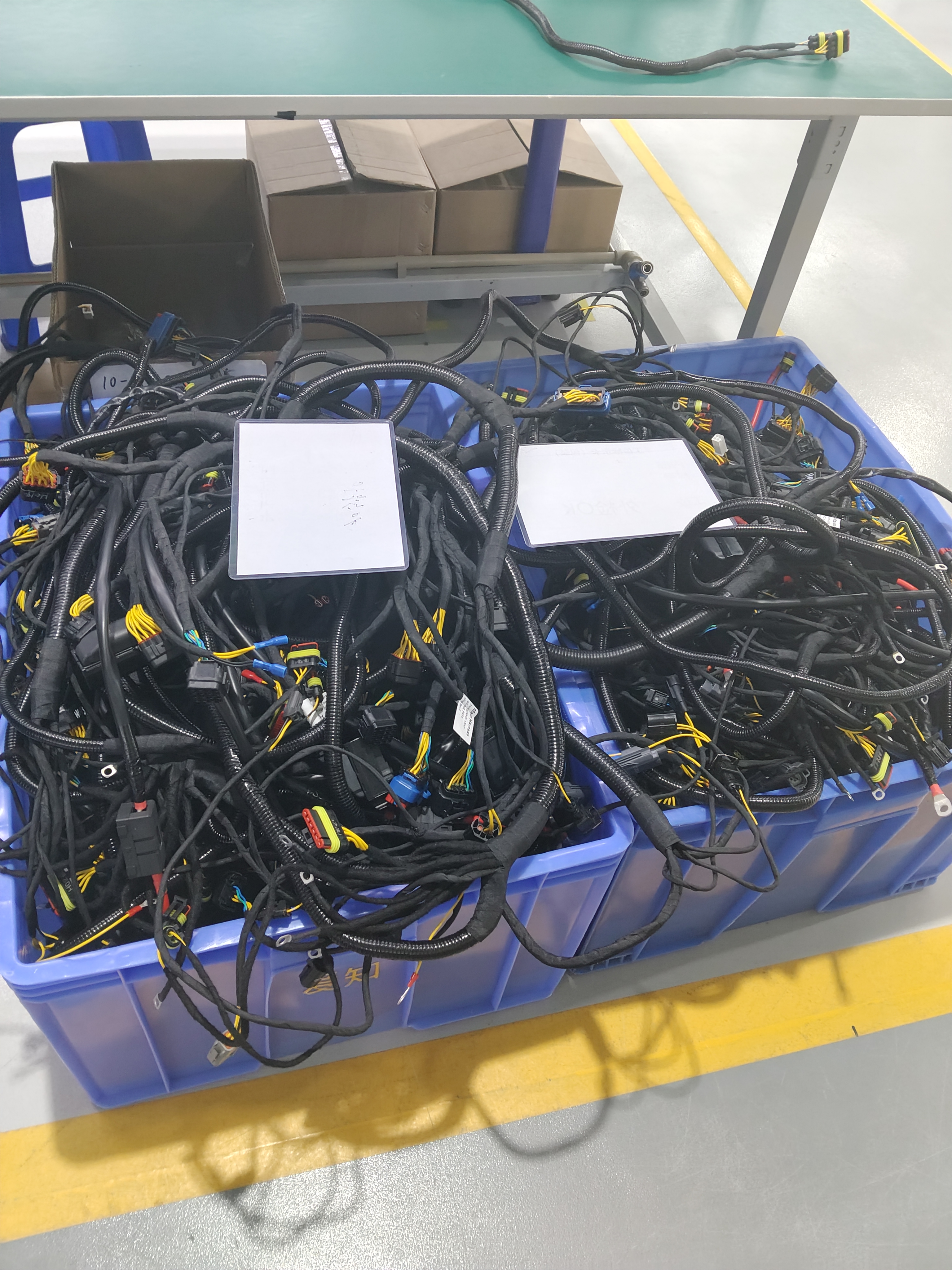 Custom Industrial Wire Harnesses Cable Assemblies by UEALINK HighVoltage HighSpeed Solutions for EV Energy Storage  Automation